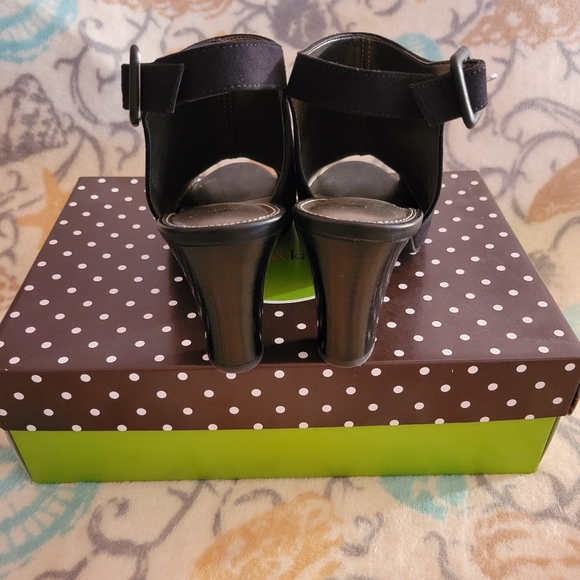 Kelly & Katie 8.5M Open Toe and Ankle Booties - Picture 4 of 7